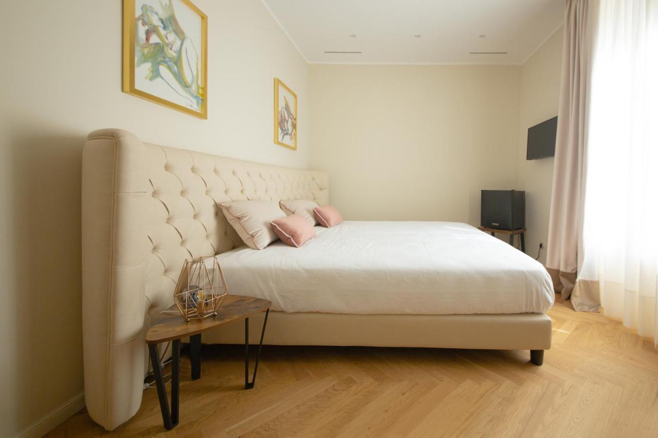 Casa Vittoria Napoli - Santa Lucia B&B 외부 사진